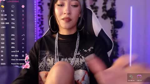 Victoria  online show from 03-27-26, 01:44