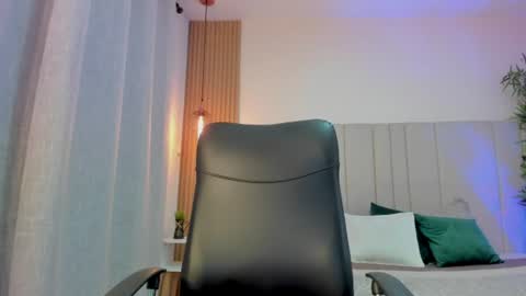 Snapshot of victoria_rossee chatting on 06-27-26, 01:39 VICTORIA online show from 06-27-26, 01:39