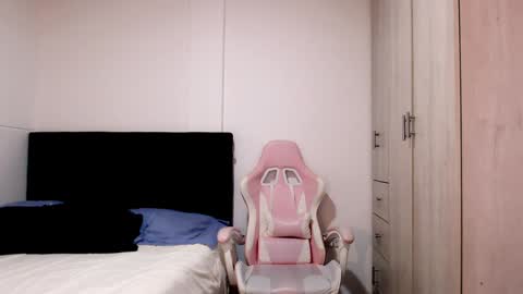 Victoria online show from 01-27-25, 03:18