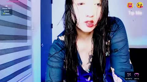Snapshot of victoria_smile_ chatting on 04-23-26, 09:30 Victoria online show from 04-23-26, 09:30
