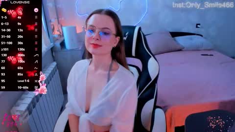 Snapshot of victoria_the_fox chatting on 12-22-25, 05:26 - The Divine Fox online show from 12-22-25, 05:26