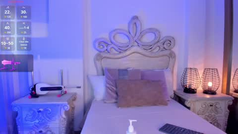 Snapshot of victoria_vallejo chatting on 12-22-24, 11:44 victoria online show from 12-22-24, 11:44