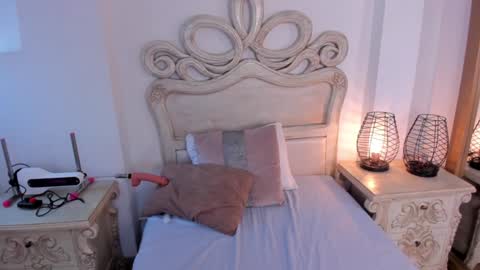 Snapshot of victoria_vallejo chatting on 12-31-24, 02:36 victoria online show from 12-31-24, 02:36