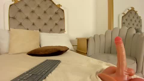 Snapshot of victoria_vallejo chatting on 02-10-25, 05:41 victoria online show from 02-10-25, 05:41