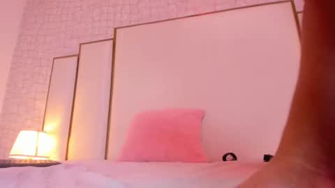 Victoria Sofia online show from 02-11-25, 09:09