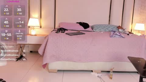 Victoria Sofia online show from 02-24-25, 06:16