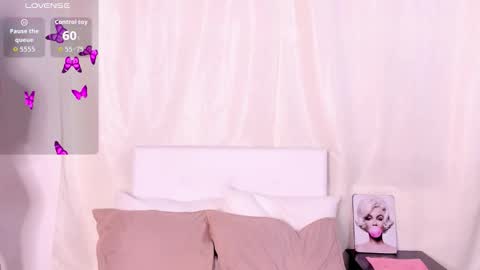 Victoria Zans  online show from 12-16-25, 09:25