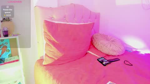 Victoria online show from 10-26-25, 11:31