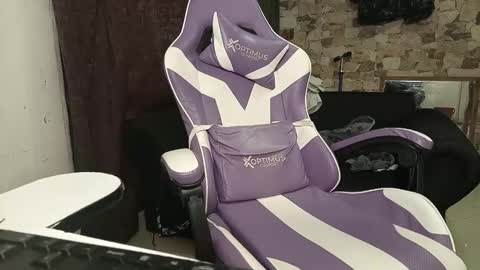 Snapshot of victoriacox_ady chatting on 09-29-25, 09:03 Victoria Cox online show from 09-29-25, 09:03