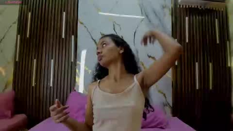 Snapshot of victoriaduarte chatting on 09-10-25, 08:09 Victoria online show from 09-10-25, 08:09