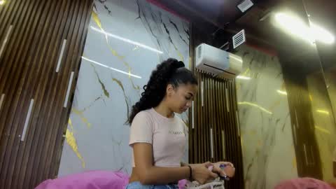 Snapshot of victoriaduarte chatting on 10-02-25, 07:54 Victoria online show from 10-02-25, 07:54