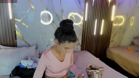 Snapshot of victoriaduarte chatting on 11-21-25, 08:07 Victoria online show from 11-21-25, 08:07