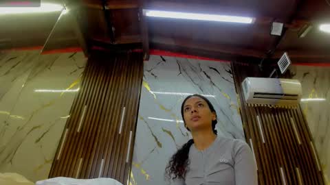 Snapshot of victoriaduarte chatting on 11-30-25, 05:50 Victoria online show from 11-30-25, 05:50