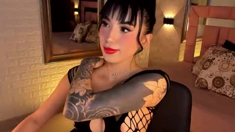 Snapshot of victoriagolden chatting on 01-22-25, 07:56 VICTORIA online show from 01-22-25, 07:56