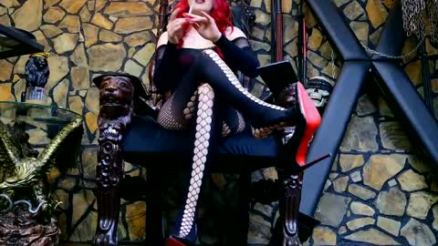 Victoria Heller online show from 04-11-26, 04:39