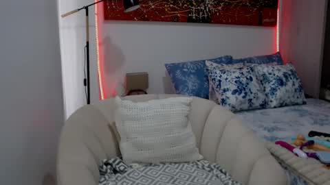 victoriahispanic online show from 03-03-25, 07:06