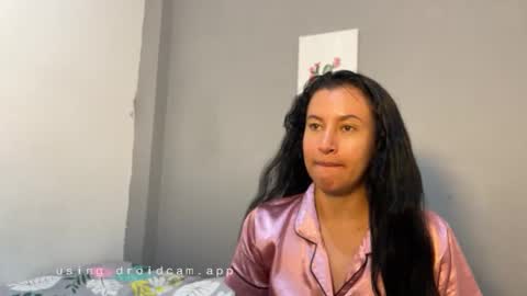 Snapshot of victorialeens chatting on 12-15-25, 01:32 VICTORIA online show from 12-15-25, 01:32