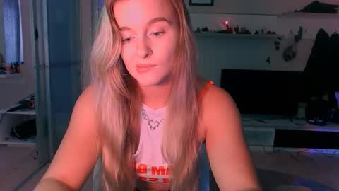 Eva and Victor online show from 09-12-25, 10:04