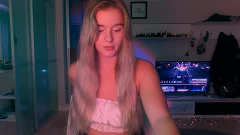 Eva and Victor online show from 09-20-25, 11:11