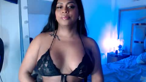 Snapshot of victoriaphillips chatting on 06-23-26, 02:31 ONLYFANS online show from 06-23-26, 02:31