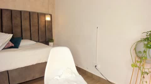 Maria Victoria online show from 01-22-25, 02:46