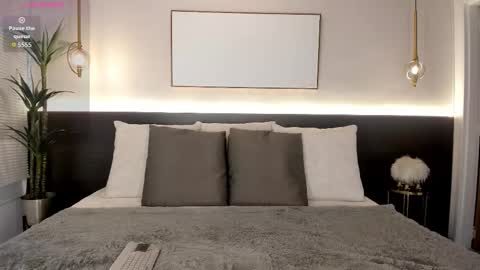 Victoria Shelby  online show from 10-05-25, 11:52