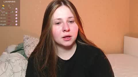 Snapshot of victoriassecrets_ chatting on 02-24-25, 04:15 victoriassecrets_ online show from 02-24-25, 04:15