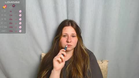 Snapshot of victoriassecrets_ chatting on 09-26-25, 10:25 victoriassecrets_ online show from 09-26-25, 10:25