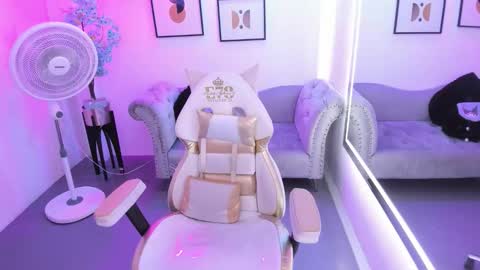 Snapshot of victoriia_doll chatting on 02-09-26, 12:20 Victoria. online show from 02-09-26, 12:20