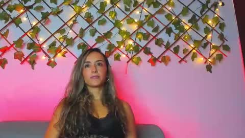 Snapshot of victoriia_rose_ chatting on 11-29-25, 03:31 victoriia_rose_ online show from 11-29-25, 03:31