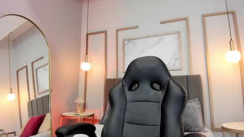 Snapshot of victoriia_vixen chatting on 05-20-26, 09:32 Victoria Vixen online show from 05-20-26, 09:32