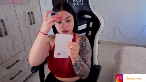 V  I C  T O R I A  online show from 03-21-26, 08:56