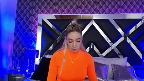 victtoria lee online show from 10-27-25, 07:18