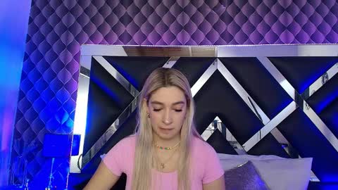 victtoria lee online show from 11-05-25, 07:25