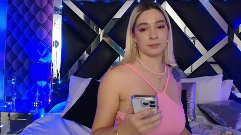 victtoria lee online show from 05-15-26, 11:45