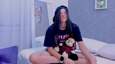 Snapshot of viictoriiasaenz chatting on 01-19-26, 05:11 viictoriiasaenz online show from 01-19-26, 05:11