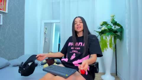 Snapshot of viictoriiasaenz chatting on 02-17-26, 04:42 viictoriiasaenz online show from 02-17-26, 04:42