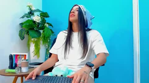 Snapshot of viictoriiasaenz chatting on 03-02-26, 07:15 viictoriiasaenz online show from 03-02-26, 07:15