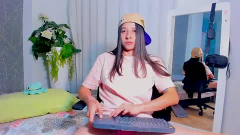 viictoriiasaenz online show from 04-24-26, 04:59