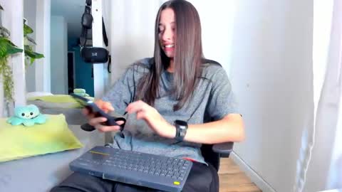 viictoriiasaenz online show from 04-28-26, 05:12