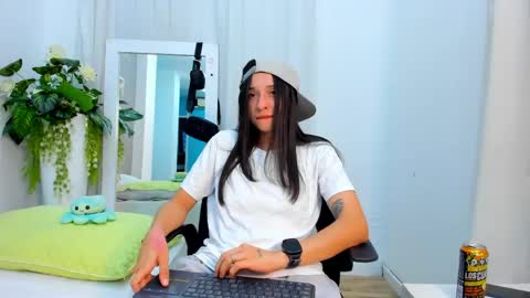 viictoriiasaenz online show from 04-29-26, 05:33