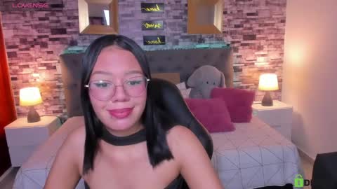 Violet online show from 04-21-26, 07:39