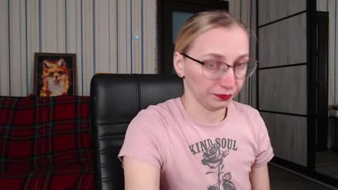 Snapshot of vikaericka chatting on 02-09-26, 05:55 Vika online show from 02-09-26, 05:55