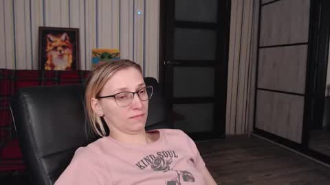 Snapshot of vikaericka chatting on 03-18-26, 06:22 Vika online show from 03-18-26, 06:22