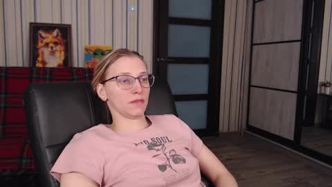 Snapshot of vikaericka chatting on 03-19-26, 06:50 Vika online show from 03-19-26, 06:50