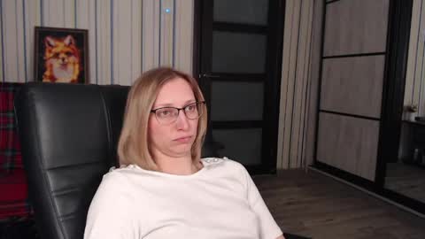 Snapshot of vikaericka chatting on 05-21-26, 12:06 Vika online show from 05-21-26, 12:06