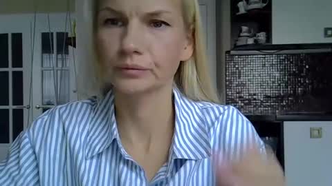 Snapshot of viki_loun5 chatting on 10-02-25, 07:04 viki_loun5 online show from 10-02-25, 07:04
