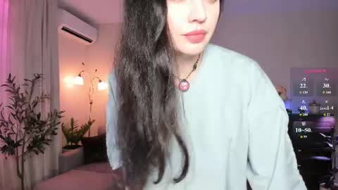 Snapshot of vikibellson chatting on 06-13-26, 07:23 Viki Bellson online show from 06-13-26, 07:23