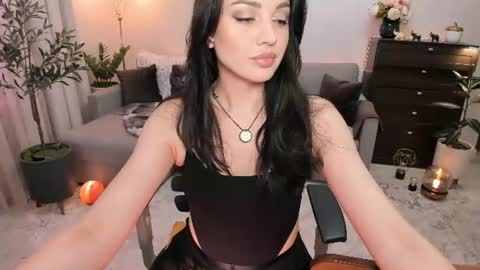 Snapshot of vikibellson chatting on 06-24-26, 06:29 Viki Bellson online show from 06-24-26, 06:29