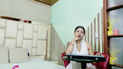 vikiTomson online show from 04-12-26, 01:38